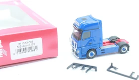 Herpa Mercedes-Benz Actros Gigaspace '18 Zugmaschine mit Rammschutz und Lampenbügel