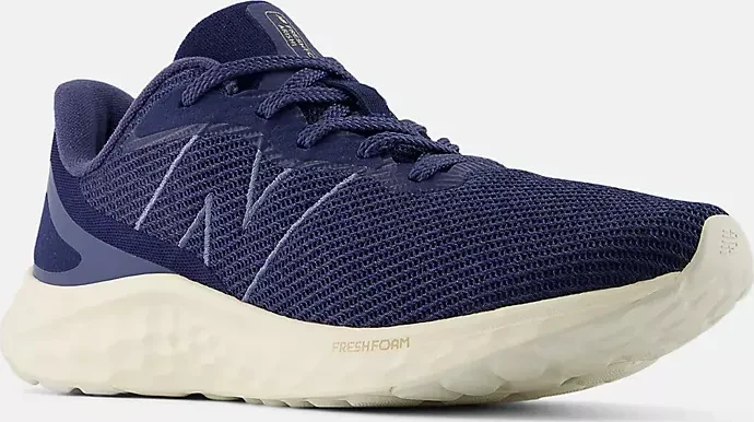 New Balance Fresh Foam Arishi v4 nb navy/vintage indigo/angora (Herren)