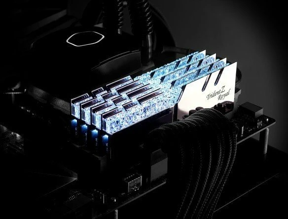 G.Skill Trident Z Royal silber UDIMM 32GB Kit, DDR4-3600, CL16-16-16-36