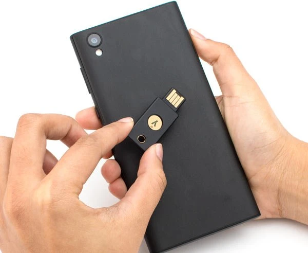 Yubico YubiKey 5 NFC FIPS, USB-A/NFC, 1 Stück