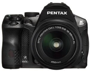 Pentax K-30 schwarz mit Objektiv smc DA 18-55mm 3.5-5.6 AL WR