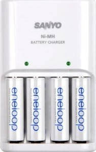 Panasonic eneloop MQN04 + 4x eneloop AA
