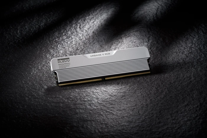 Klevv Urbane V RGB Brilliant White UDIMM 64GB Kit, DDR5-6400, CL32-38-38-78
