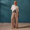 adidas Essentials 3-Streifen Lifestyle Woven Parachute Trainingshose lang beige/weiß (Damen) Vorschaubild