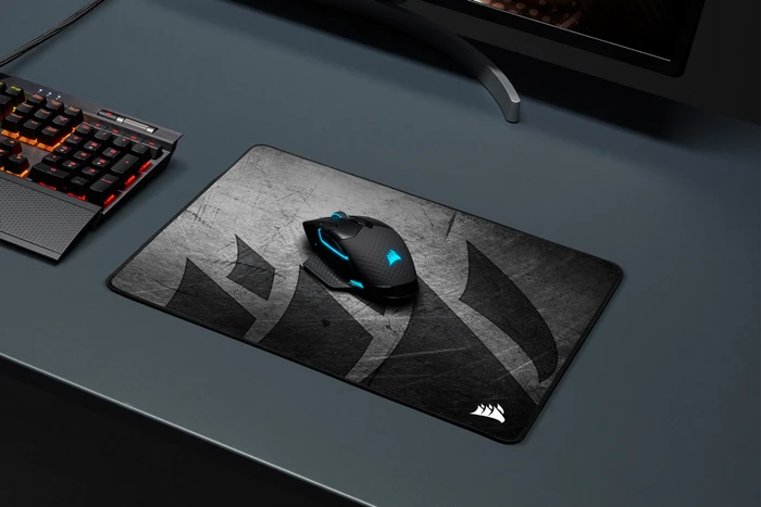 Corsair MM300 PRO Premium Spill-Proof Cloth Gaming Mouse Pad - Medium, schwarz/grau