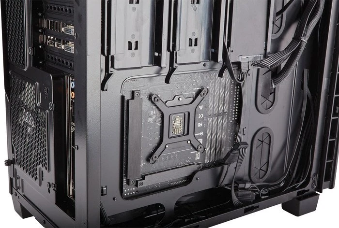 Corsair Carbide Series Quiet 600Q, schallgedämmt