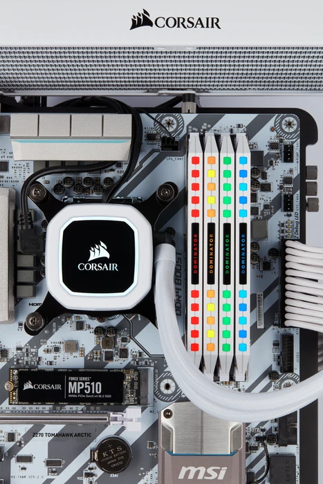 Corsair Dominator Platinum RGB White UDIMM 32GB Kit, DDR4-3200, CL16-18-18-36