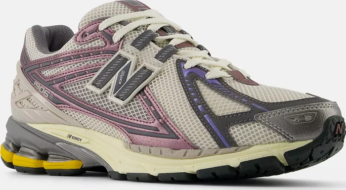 New Balance 1906R licorice/moonbeam/castlerock