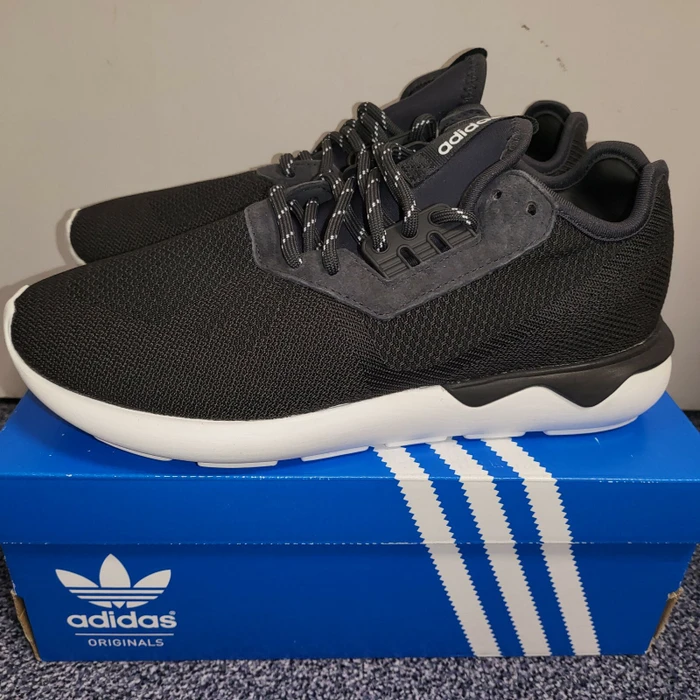 adidas Tubular Runner carbon/ftwr white (Herren)