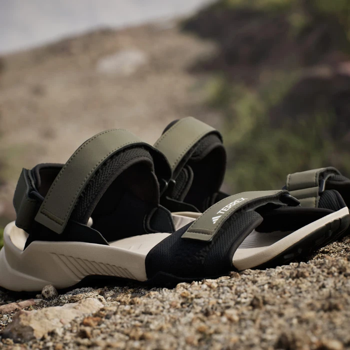 adidas Terrex Hydroterra olive strata/core black/wonder beige
