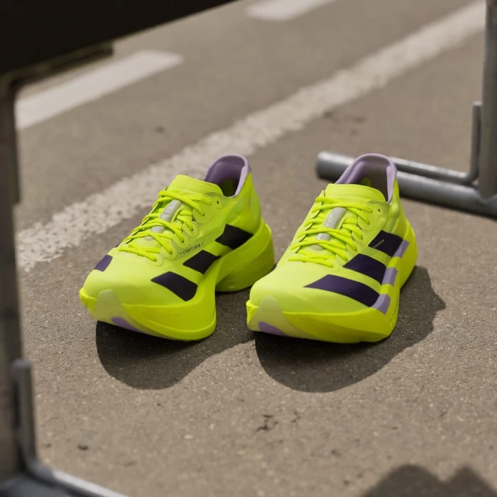 adidas Adizero Adios Pro 4 solar yellow/aurora plum/powder plum (Damen)
