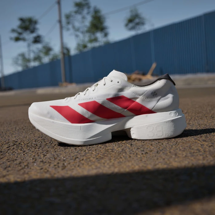 adidas Adizero Adios Pro 4 off white/better scarlet/core black (Herren)