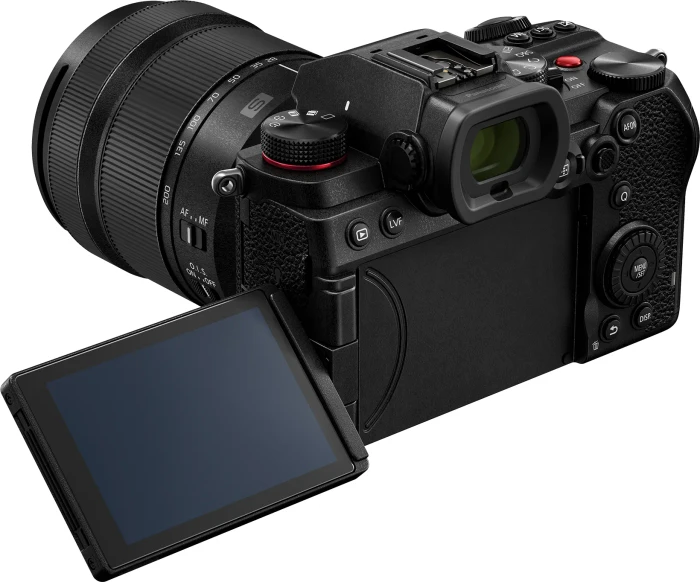 Panasonic Lumix DC-S5D mit Objektiv Lumix S 28-200mm 4.0-7.1 Makro OIS