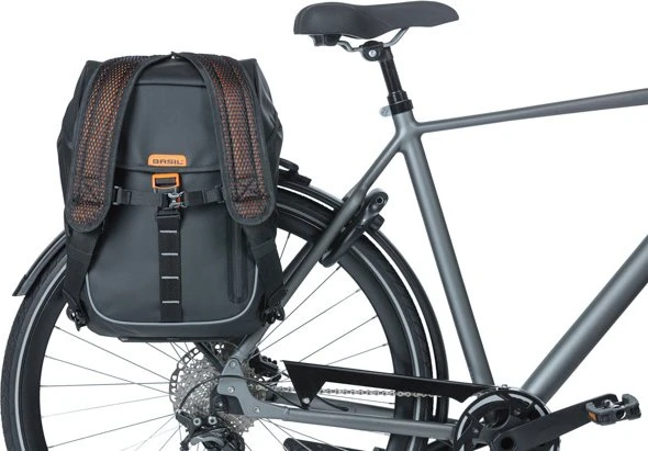 Basil Miles Tarpaulin Backpack Gepäcktasche schwarz/orange