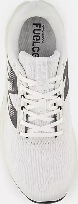 New Balance FuelCell Propel v5 white/black cement/linen (Herren)