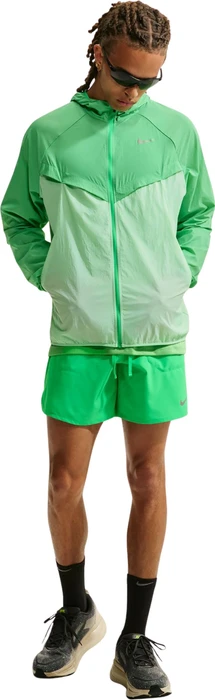 Nike Stride Laufjacke green spark/cucumber calm (Herren)