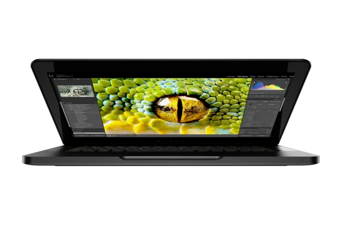 Razer Blade 14 - 3200x1800, Core i7-4720HQ, 8GB RAM, 256GB SSD, GeForce GTX 970M, UK