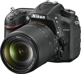 Nikon D7200 mit Objektiv AF-S DX 18-140mm 3.5-5.6 G ED VR
