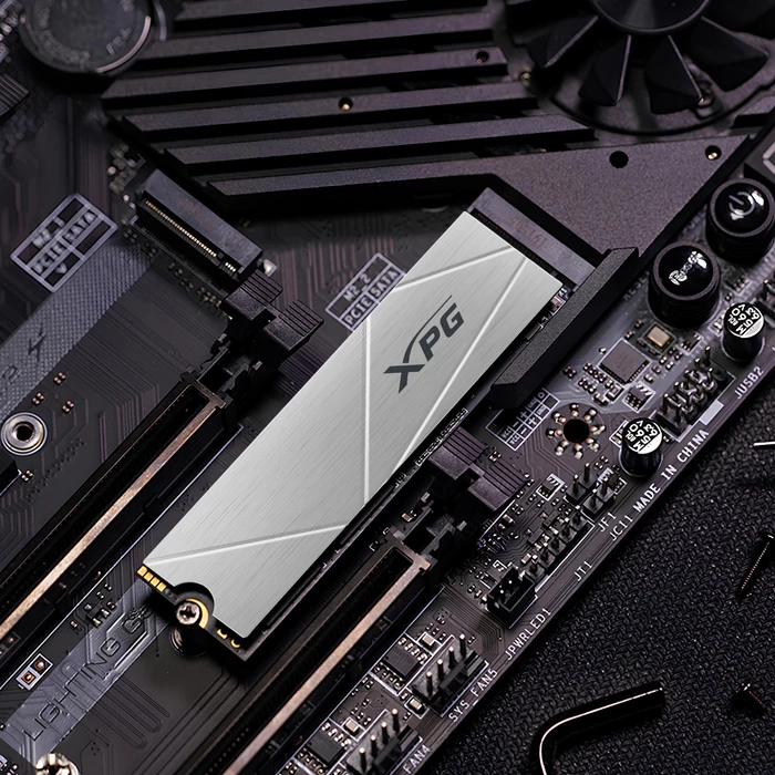 ADATA XPG Gammix S60 2TB, M.2 2280 / M-Key / PCIe 4.0 x4, Kühlkörper