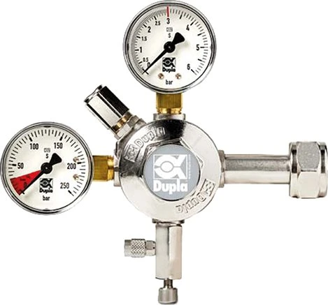 Dupla CO2 Armatur und Druckflasche