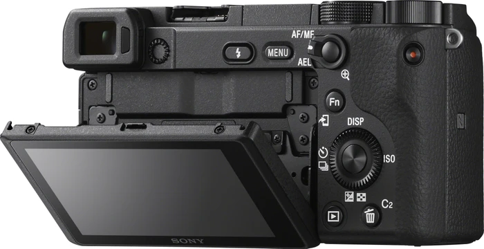 Sony Alpha 6400 mit Objektiv E 18-135mm 3.5-5.6 OSS