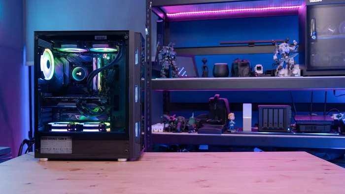 AeroCool Prism ARGB, Glasfenster