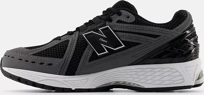 New Balance 1906R black/team red/castlerock (Herren)