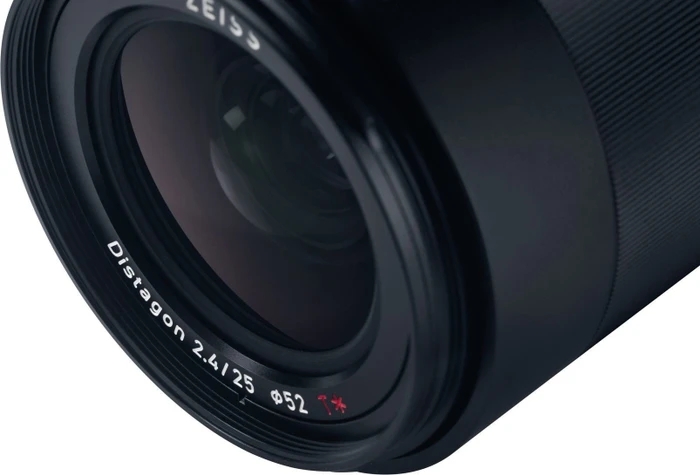 Zeiss Loxia 25mm 2.4 für Sony E