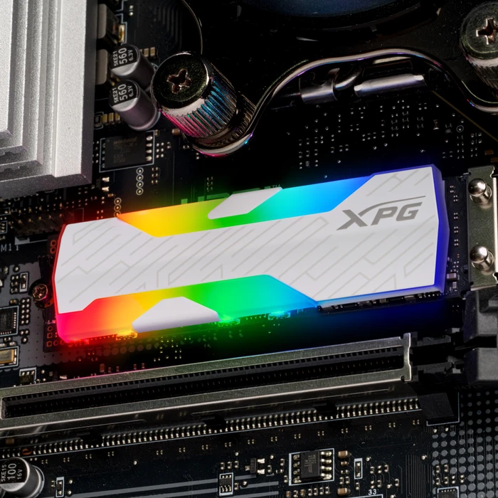 ADATA XPG Spectrix S65G 1TB, M.2 2280 / M-Key / PCIe 4.0 x4, Kühlkörper