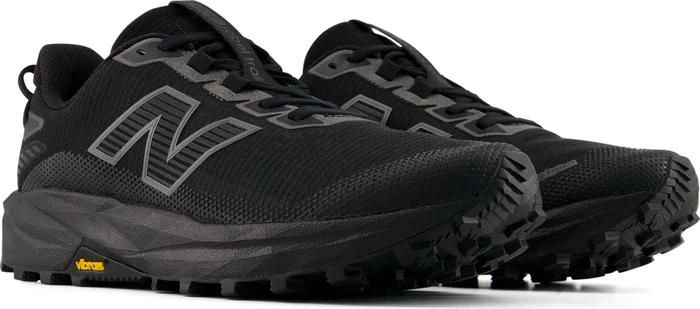 New Balance FuelCell Rebel Trail black/black metallic (Herren)