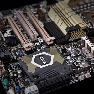 ASUS TUF Sabertooth X58 (Intel 1366)
