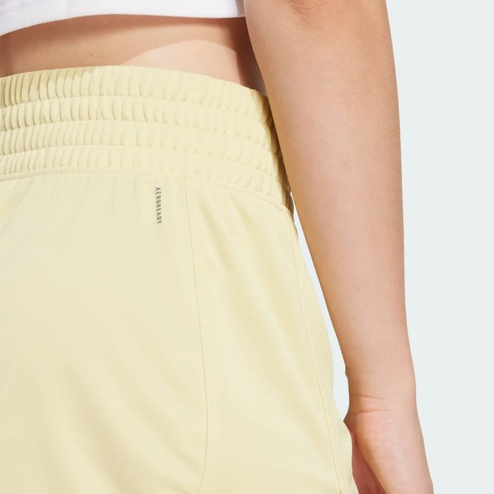 adidas Pacer Essentials Knit High-Rise Shorts powder yellow/white (Damen)