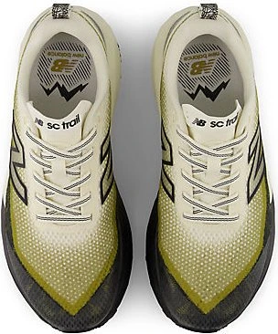 New Balance FuelCell SuperComp Trail v2 angora/basil oil (Damen)