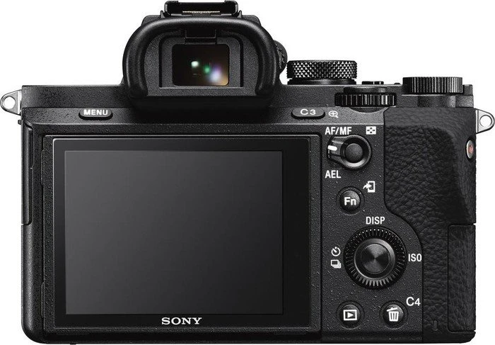 Sony Alpha 7 II mit Objektiv FE 28-70mm 3.5-5.6 OSS