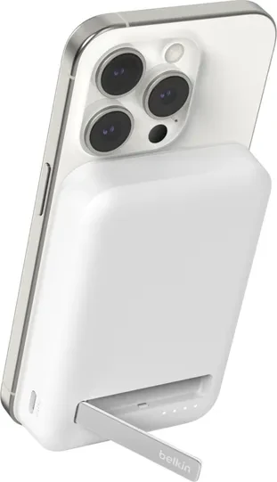 Belkin BoostCharge Pro Magnetische Powerbank mit Qi2 (15W) 8000mAh weiß