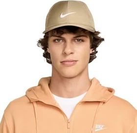 Nike Dri-FIT Club unstrukturierte Metall-Swoosh Kappe parachute beige/metallic silver