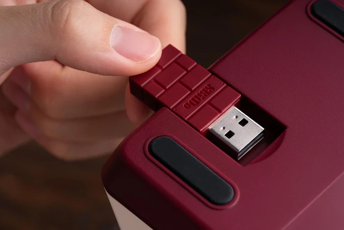 8BitDo Retro 18 Mechanical Numpad Fami Edition, mehrfarbig/rot/weiß, Kailh Box V2 WHITE, hot-swap, USB-C/Bluetooth