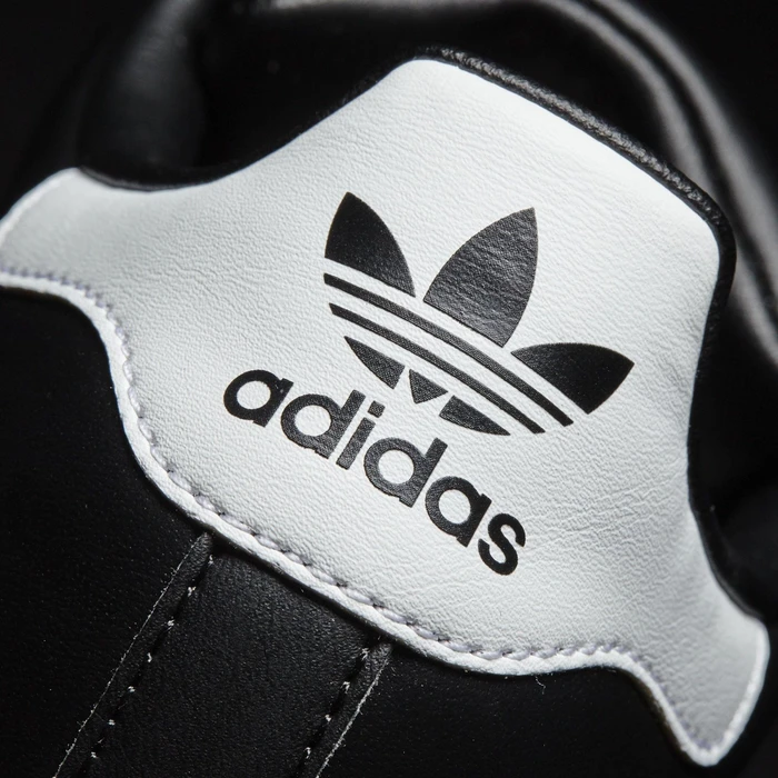 adidas Superstar 80s Metal-Toe core black/footwear white/gold metallic (Damen)