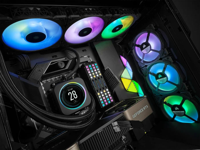 Corsair iCue 5000T RGB TG, schwarz, Glasfenster