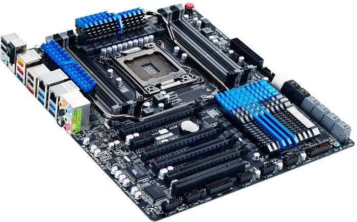 GIGABYTE GA-X79S-UP5-WIFI (Intel 2011-0)