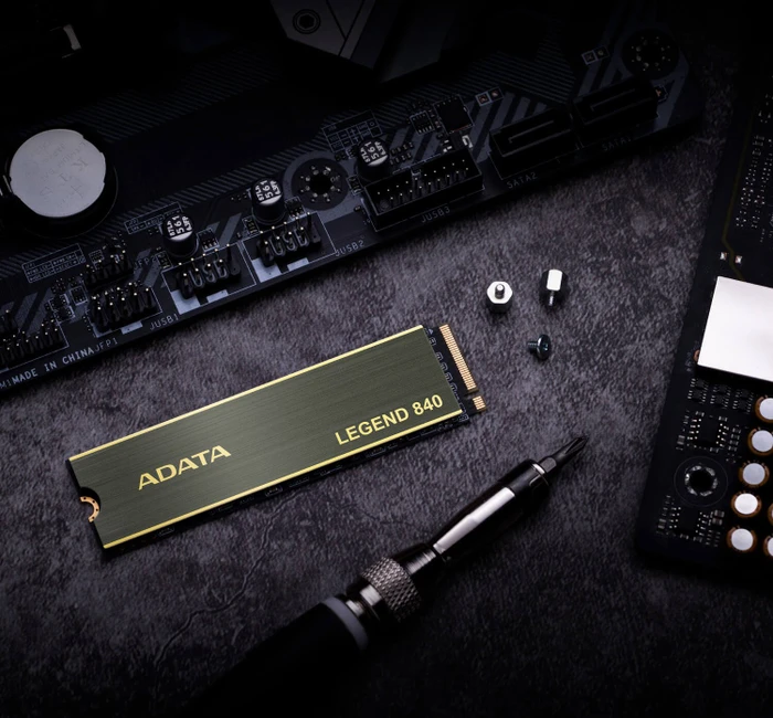 ADATA LEGEND 840 512GB, M.2 2280 / M-Key / PCIe 4.0 x4, Kühlkörper