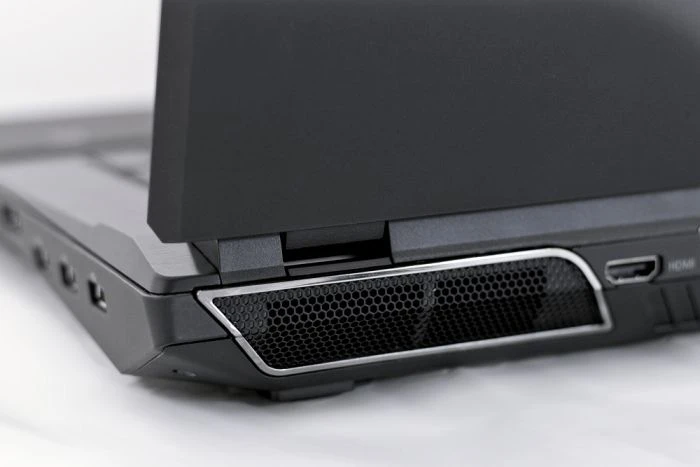 Schenker XMG P722-8OV Pro, Core i7-3630QM, 16GB RAM, 250GB SSD, 750GB HDD, GeForce GTX 680M, DE