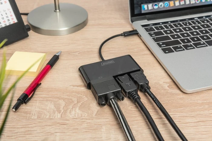 Digitus USB-C 3in1 Triple Monitor Adapter, USB-C auf HDMI/DisplayPort/VGA, schwarz