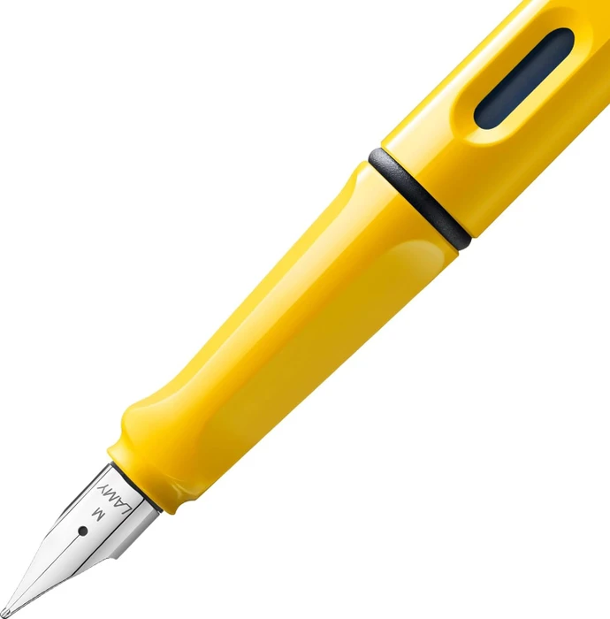 Lamy safari gelb, rechte Hand, fein