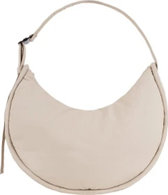 Sandqvist Curve Half Moon Umhängetasche beige