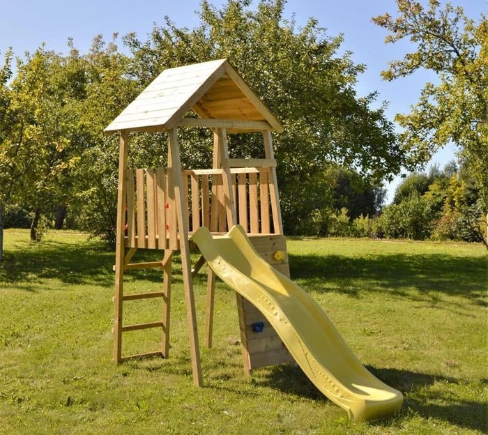 Wendi Toys Spielturm Falke mit Rutsche