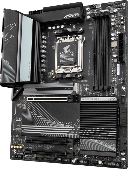 GIGABYTE X670 AORUS Elite AX (AMD AM5)