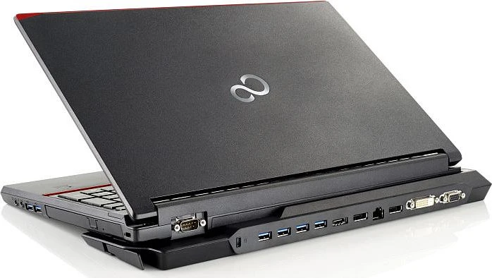Fujitsu Lifebook E554, Core i3-4000M, 4GB RAM, 500GB HDD, DE