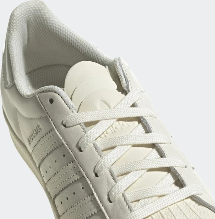 adidas Superstar off white/core black (Damen)