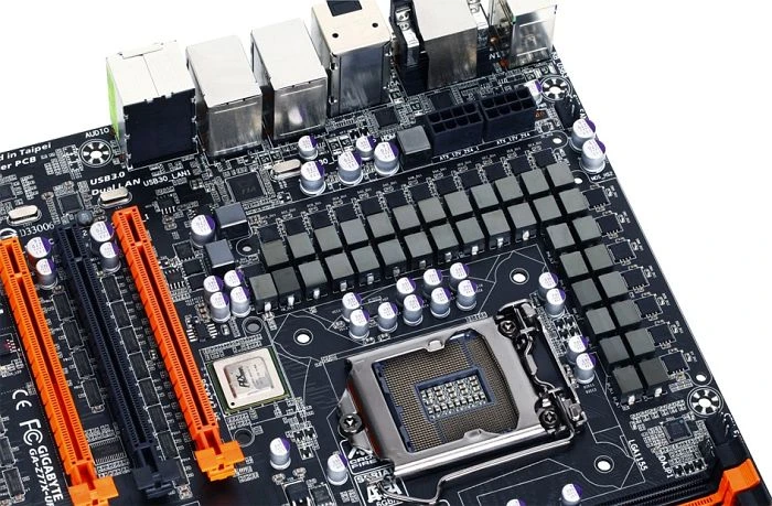 GIGABYTE GA-Z77X-UP7 (Intel 1155)